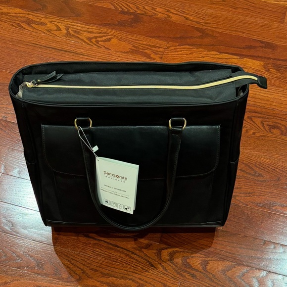 Samsonite wheeled carryall bag. - Picture 1 of 4